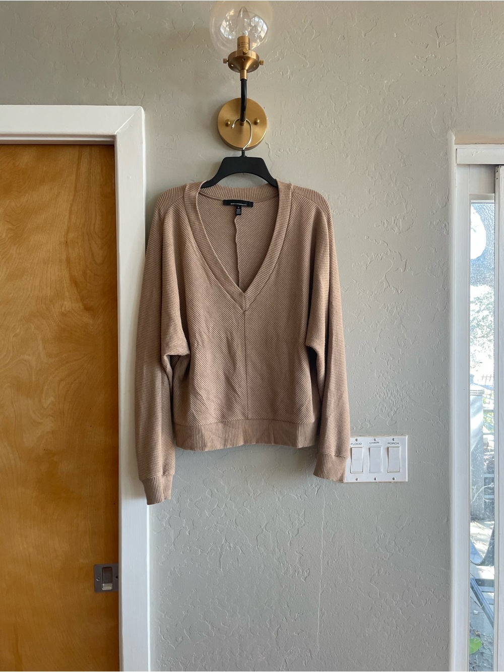 White House Black Market women’s  V-Neck SweaterTaupe L